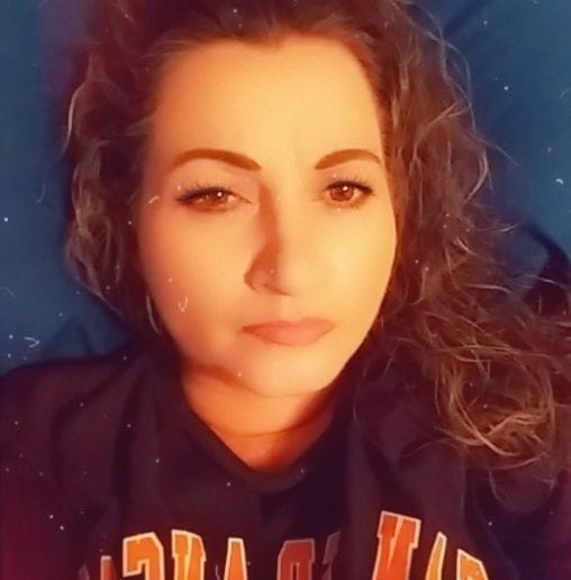 Profile Picture of Renee Gist (@rgist74) on Poshmark