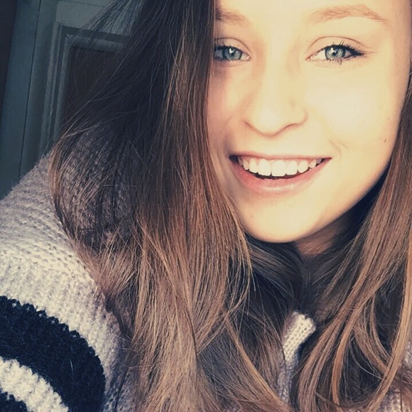 Profile Picture of Jade Stickell (@jade_stick) on Poshmark