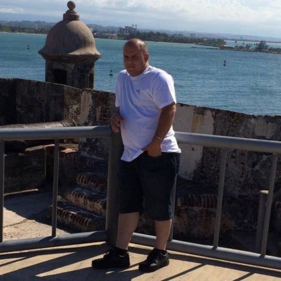 Profile Picture of Cesar Roman (@cesarroman20) on Poshmark