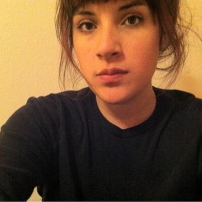 Profile Picture of Melissa Alcaide (@SmeloYellow) on Twitter