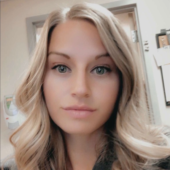 Profile Picture of Ashley Depolo (@nick102ashley) on Poshmark