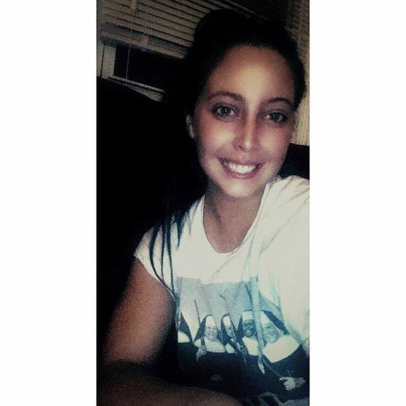 Profile Picture of Sarah Altergott (@saltergott7) on Poshmark