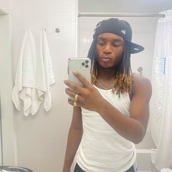 Profile Picture of Leotist Gordon (@lgordonjr13) on Poshmark