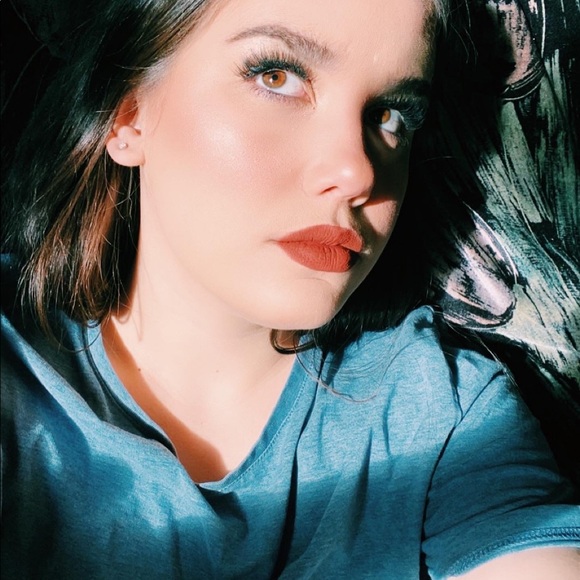 Jessica Adshade - Poshmark Profile Picture of Jessica Adshade (@jessica_adshade) on Poshmark