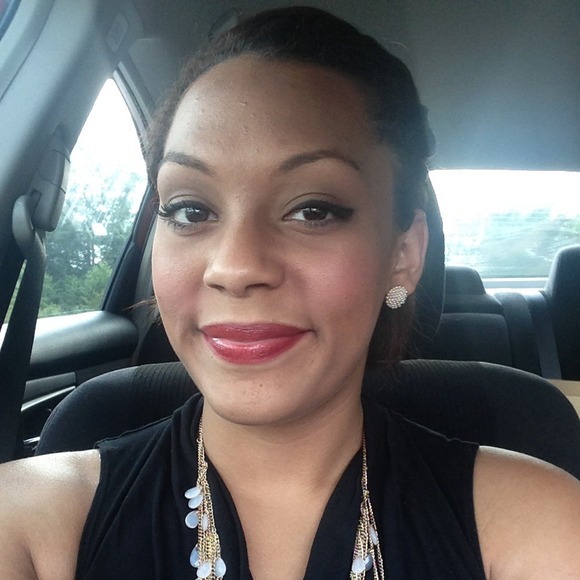 Profile Picture of Tara Gibbs (@taralynn21) on Poshmark