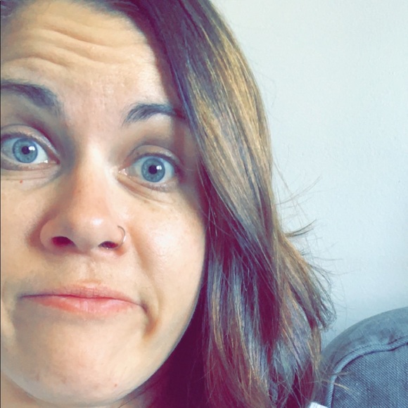 Profile Picture of Amanda Ko (@amanda_ko84) on Poshmark