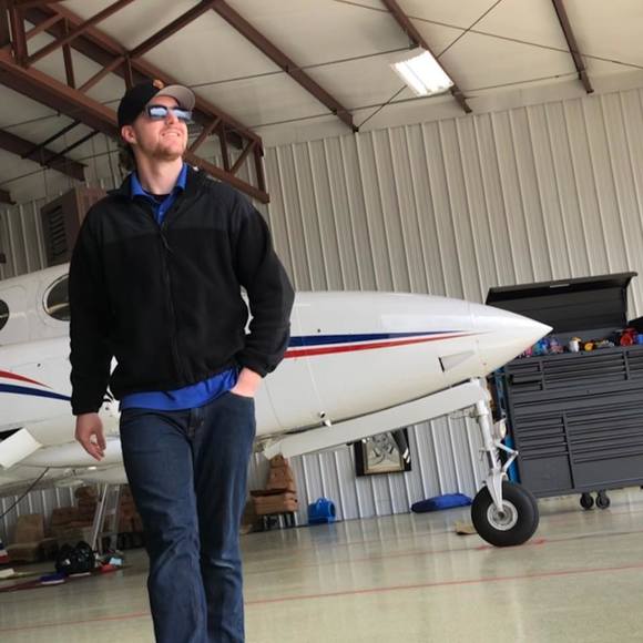 Profile Picture of Devon Martin (@devon11319) on Poshmark