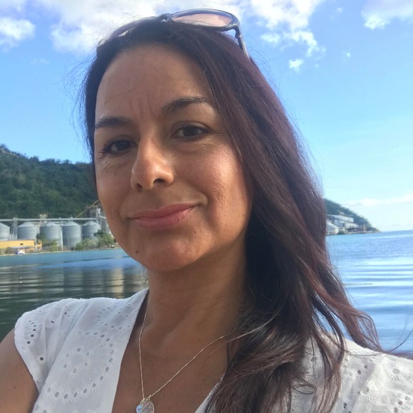 Profile Picture of Adriana Santiago (@dianamarban123) on Poshmark