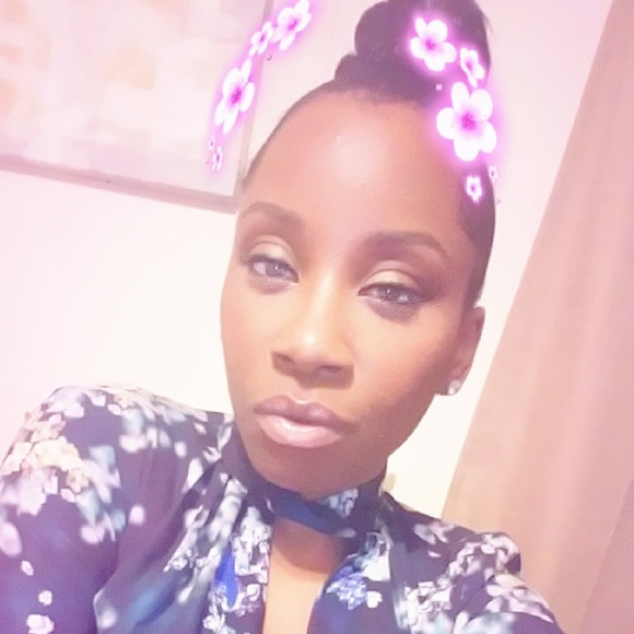 Profile Picture of Monique Webb (@mizzpecantan) on Poshmark