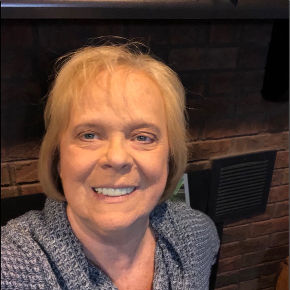 Profile Picture of Deann Daunhauer (@ddaunhauer) on Poshmark