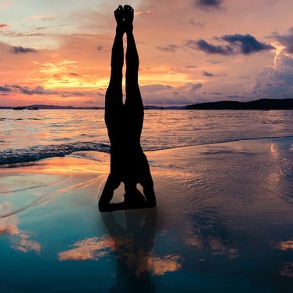 Profile Picture of Claire Lieberum (@fitfashionista5) on Poshmark