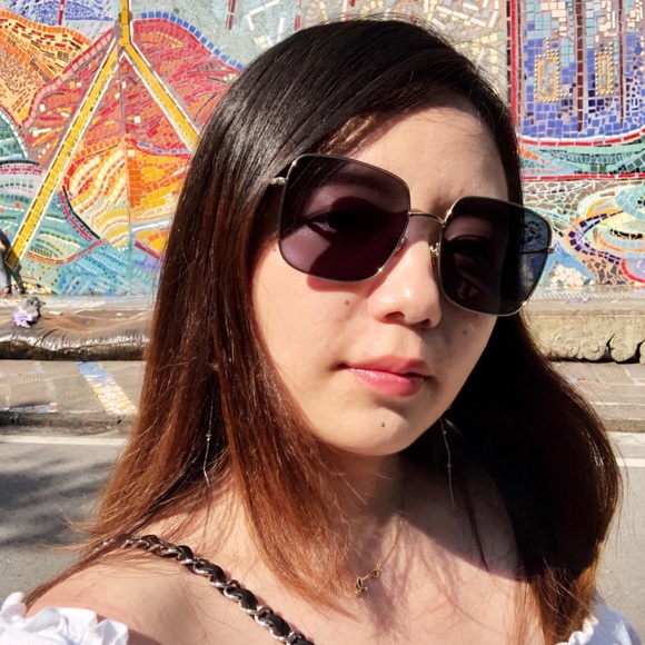 Profile Picture of Silvia Xie (@ruosj) on Poshmark