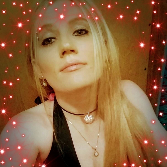 Profile Picture of Elisha Maynard (@elishamaynard) on Poshmark