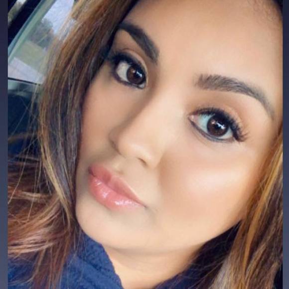 Lucy Renovato - Poshmark Profile Picture of Lucy Renovato (@lulu2211) on Poshmark