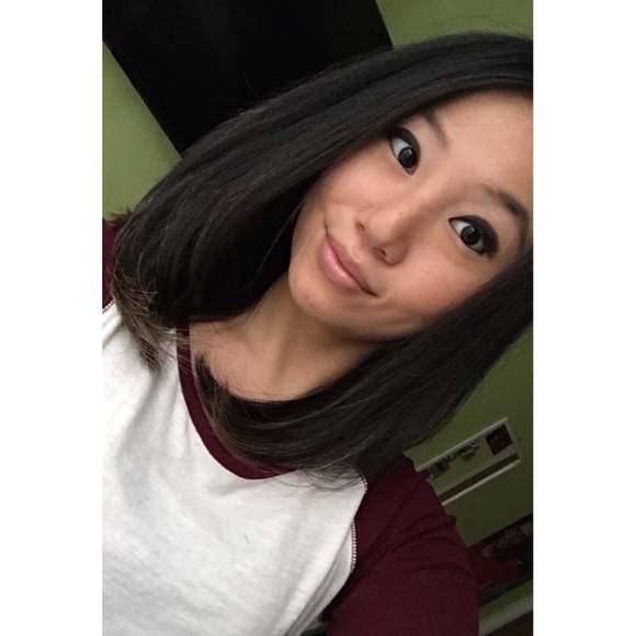 Profile Picture of Kelsey Freund (@kelsey82) on Poshmark