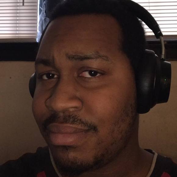 Profile Picture of Quinton Malunda (@quinton010) on Poshmark