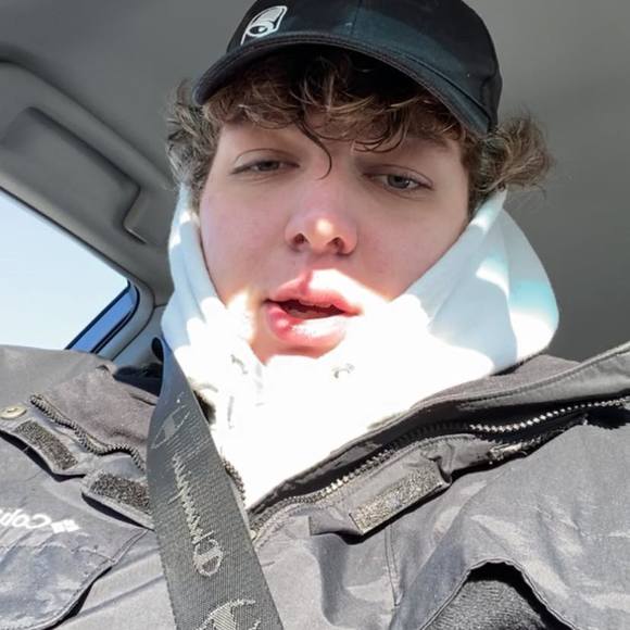 Profile Picture of Maarten Roginski (@maartenroginski) on Poshmark