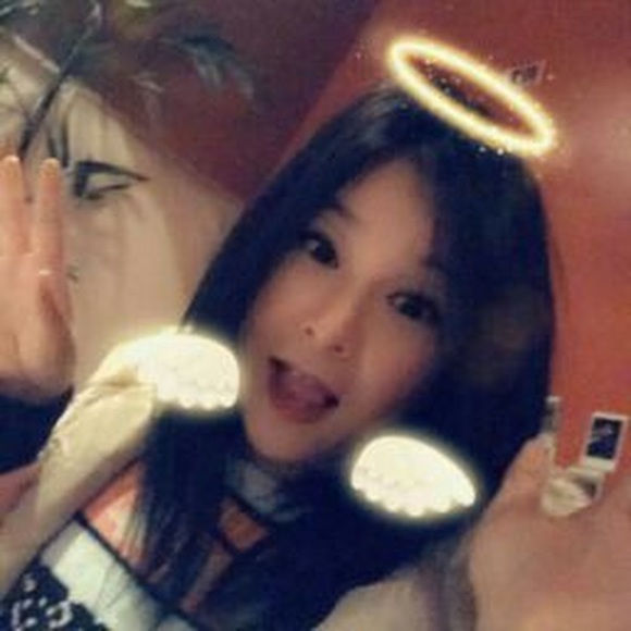 Profile Picture of Ada Li (@ada_li) on Poshmark