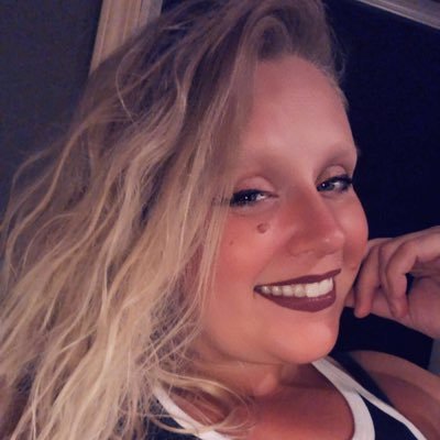 Danielle Soucie - Twitter Profile Picture of Danielle Soucie (@Daelovebby) on Twitter