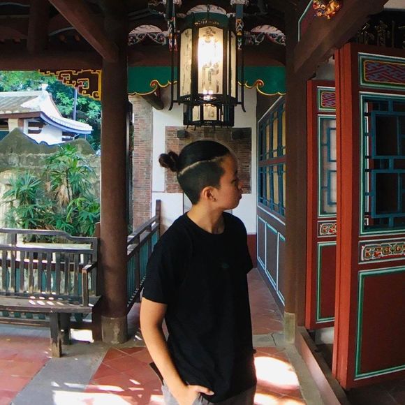 Profile Picture of Alexandra Shen (@eggylooshen) on Poshmark