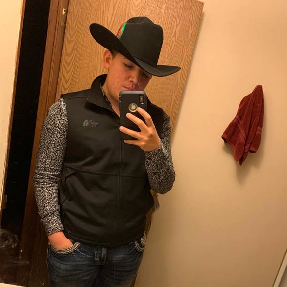 Profile Picture of David Chacon (@david_chacon) on Poshmark