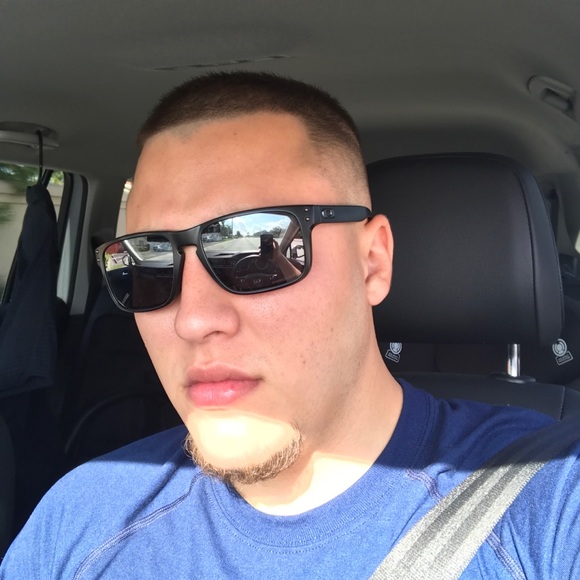 Profile Picture of Scott Feldman (@scottfeld21) on Poshmark