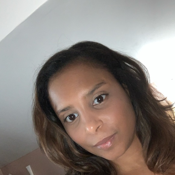 Daphne Moise - Poshmark Profile Picture of Daphne Moise (@daphne712) on Poshmark