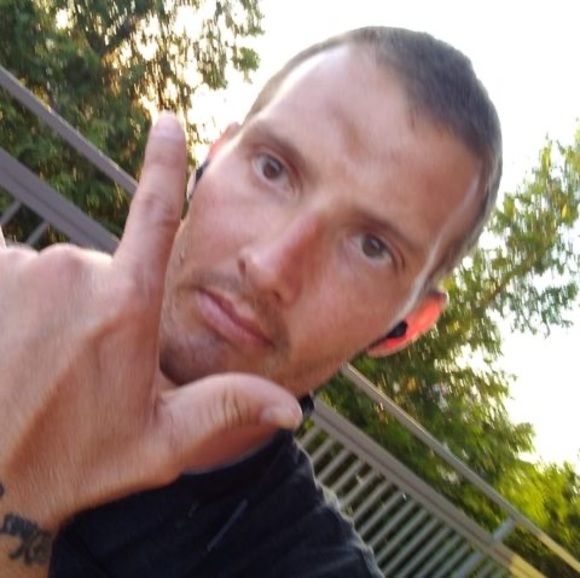 Profile Picture of Doug Gardner (@douggardner1986) on Poshmark