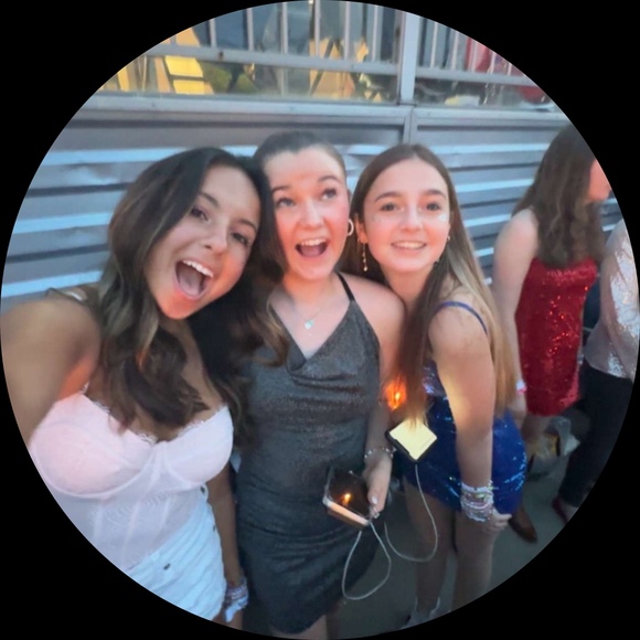 Haley Busch - Poshmark Profile Picture of Haley Busch (@haleybusch183) on Poshmark