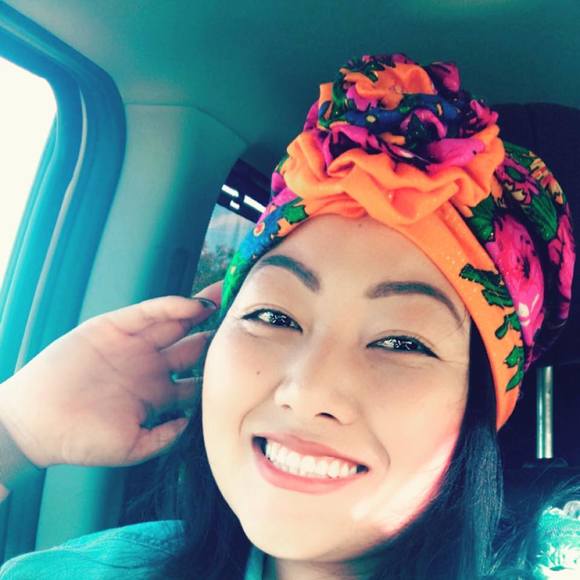 Profile Picture of Bee Xiong (@beexiong) on Poshmark