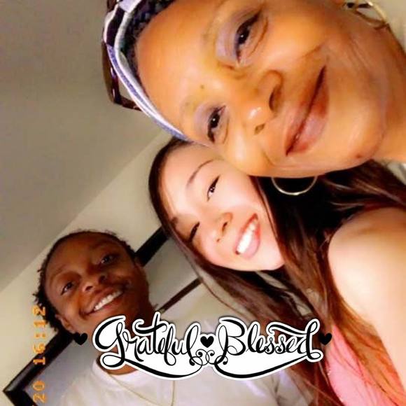 Profile Picture of Quantia Hollowell (@ariesq54) on Poshmark