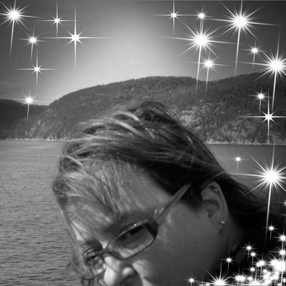 Profile Picture of Chantal Lapointe (@azdoomuz) on Poshmark