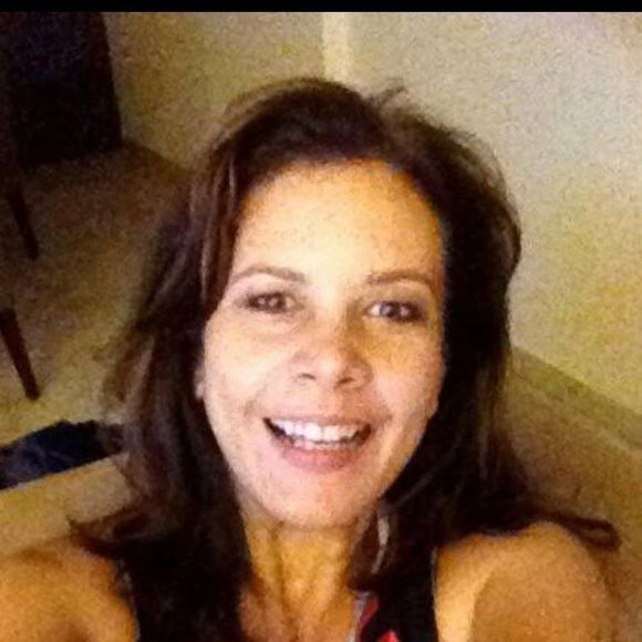 Elina Gierbolini - Poshmark Profile Picture of Elina Gierbolini (@elinagierbolini) on Poshmark