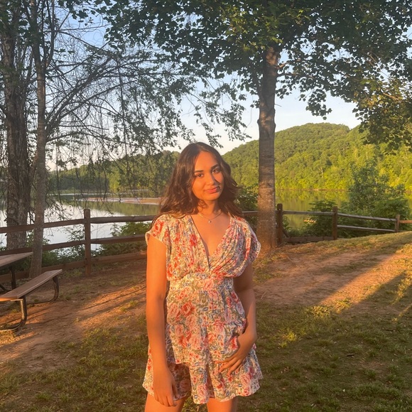 Profile Picture of Avnee Sarnaik (@avnee1253) on Poshmark