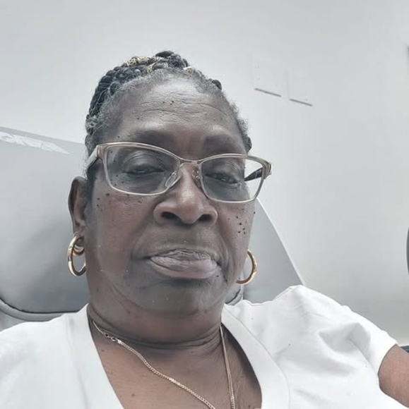 Profile Picture of Jacqueline Hawkins (@jacquelineha668) on Poshmark