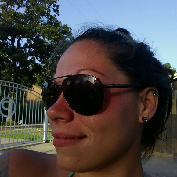 Profile Picture of Ashley Varble (@anvarble) on Poshmark