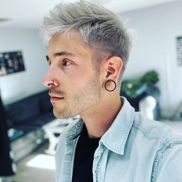 Profile Picture of Joey Thibault (@joeyrb26) on Poshmark