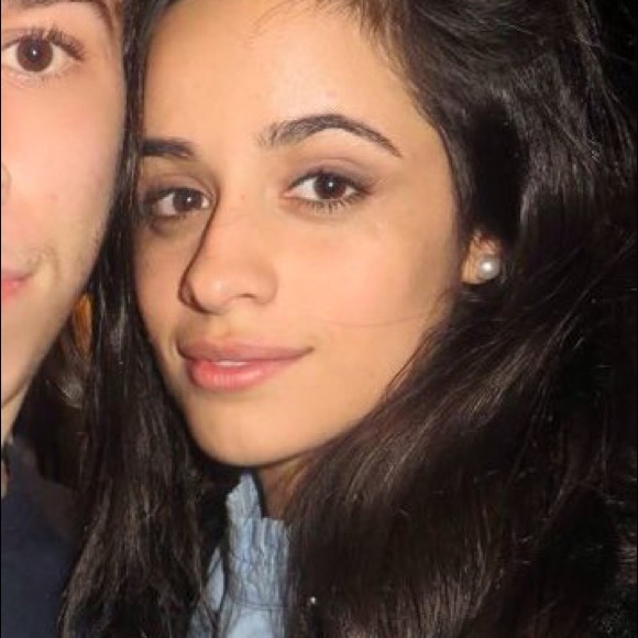 Profile Picture of Daniela Ceron (@6godaniela) on Poshmark
