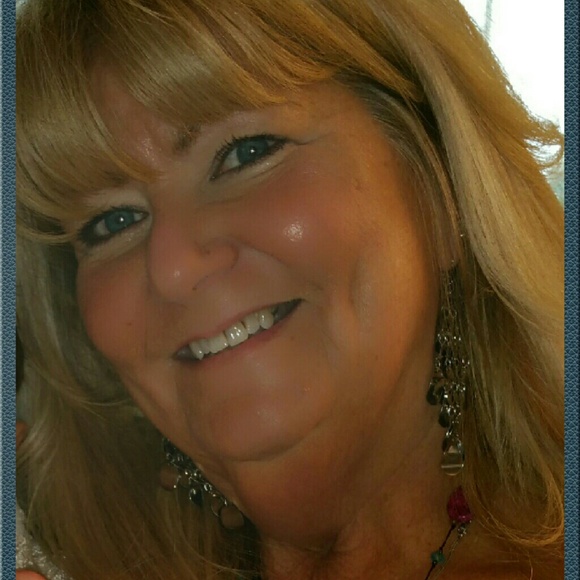 Nancy Radecki - Poshmark Profile Picture of Nancy Radecki (@1njradecki) on Poshmark