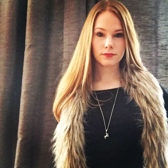 Profile Picture of Carolyn Hayden (@chaydensunshine) on Poshmark