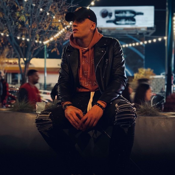 Profile Picture of Alex Fontes (@afontes06) on Poshmark