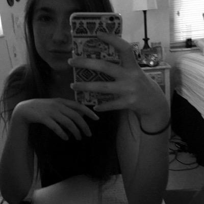 Profile Picture of Carley (@carley_james_21) on Twitter