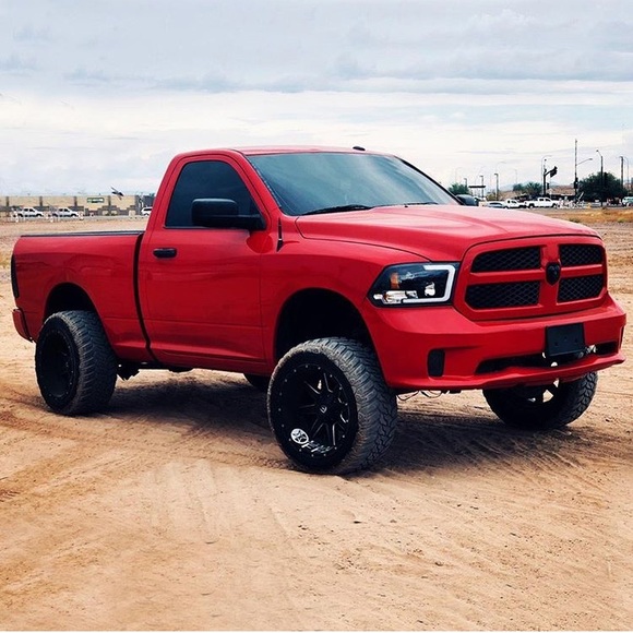 Profile Picture of Foster Ehrie (@yaboytrav) on Poshmark