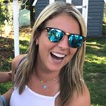 Profile Picture of Cᴀʀʟʏ Lᴏᴡᴇ (@_carlylowe) on Instagram