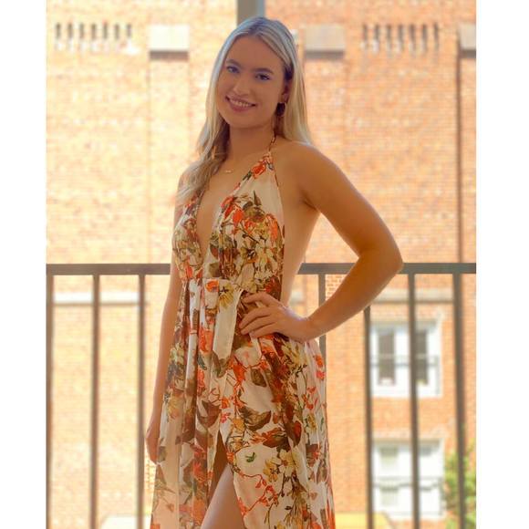 Profile Picture of Sarah Pashea (@spashea) on Poshmark