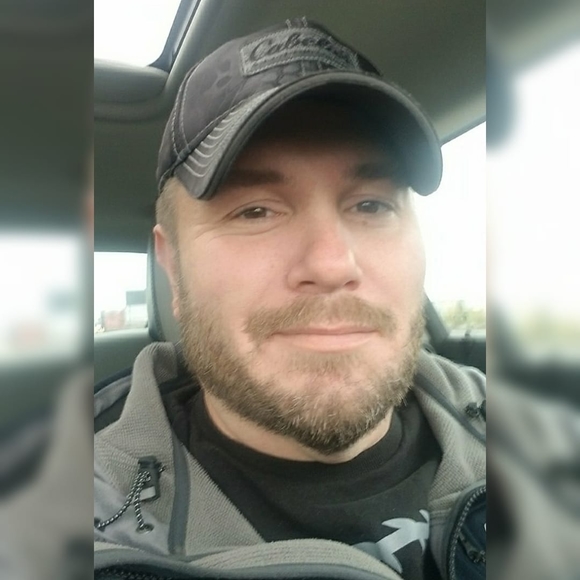 Profile Picture of Derek Pagel (@derekpagel) on Poshmark