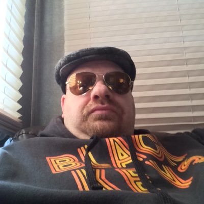 Profile Picture of Robert DeCosta (@robertrncmt) on Twitter