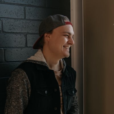 Profile Picture of Jacob Davis (@JakeDavisStory) on Twitter