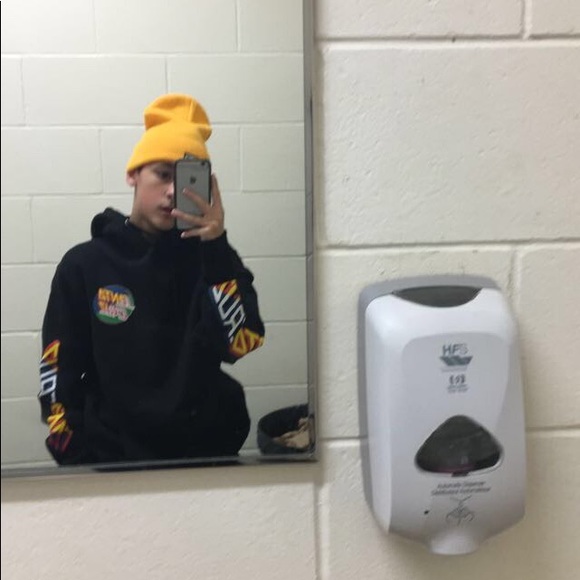 Profile Picture of Nicholas Brownlee (@nickk_) on Poshmark