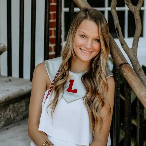 Profile Picture of Hannah Tuttle (@hannahtuttle) on Poshmark
